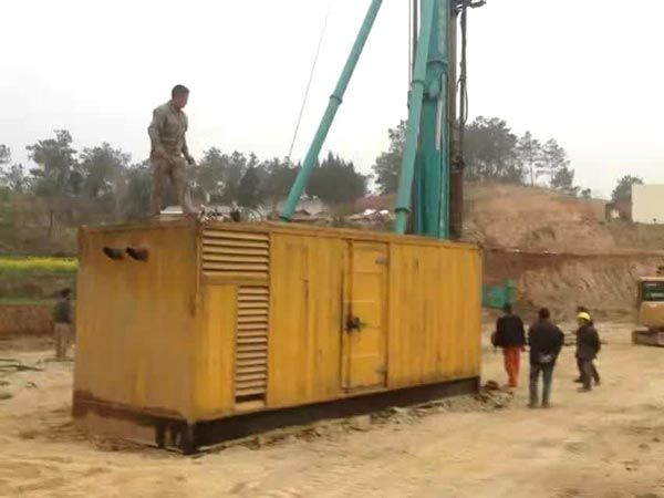 文教镇如何判断水冷式机油散热器密封件是否需要更换？